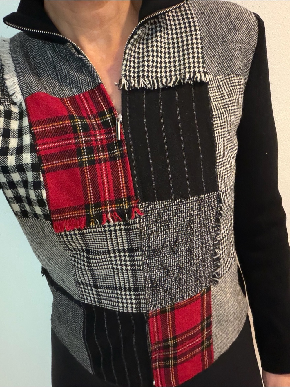 Tartan plaid holiday black red zip up sweater jacket medium m Lace